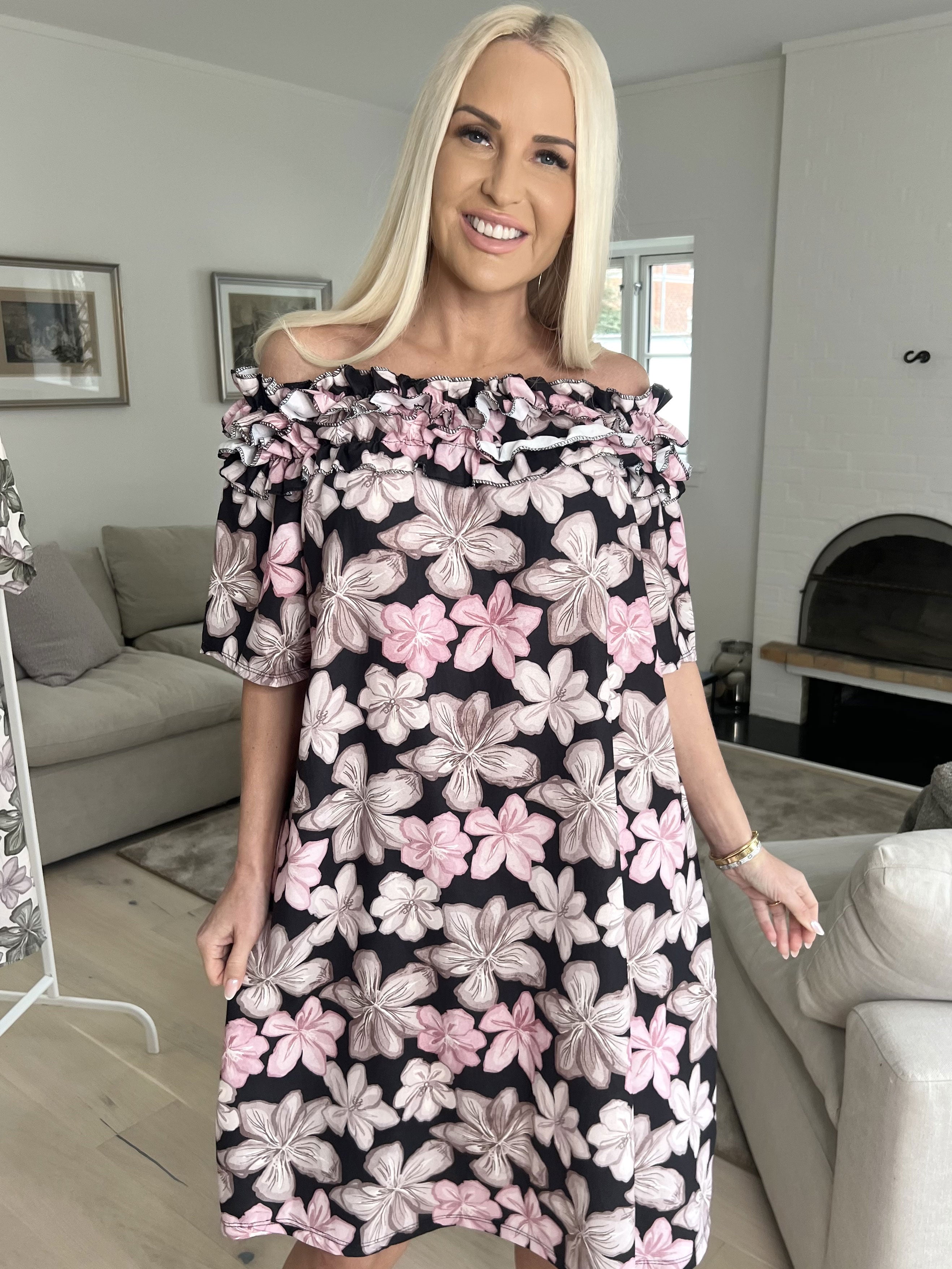 Chili Sleeveless Dress Flower - Blommig klänning med volanger